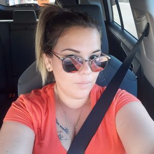 Meet your Posher, Yanet